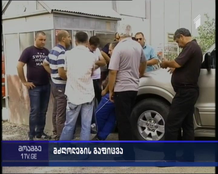 Drivers of mini-buses  on strike
