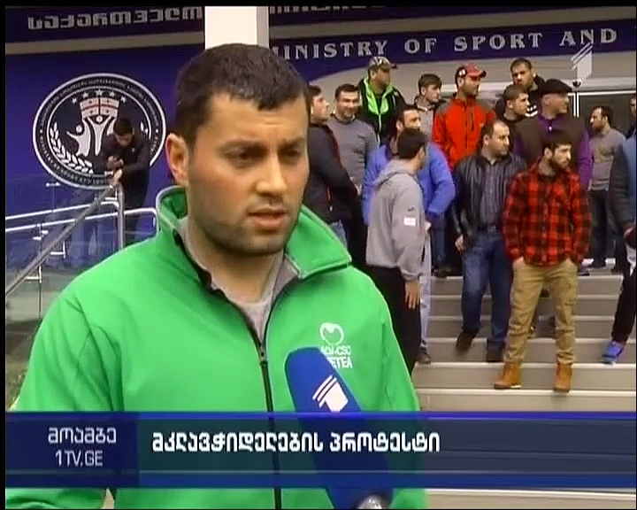 მკლავჭიდის ნაკრების წევრები სოსო ჯაჭვლიანის წინააღმდეგ