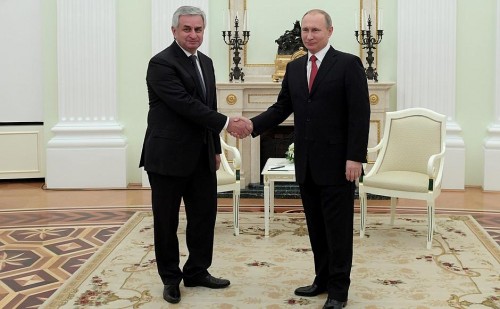 Vladimir Putin met Raul Khajimba