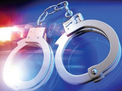 Customs officer detained for taking bribe