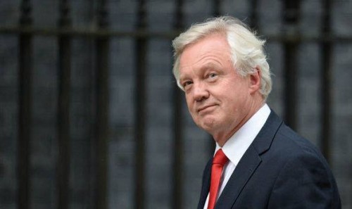 Davis Threatens to Walk Away From Brexit Talks if U.K. Provoked