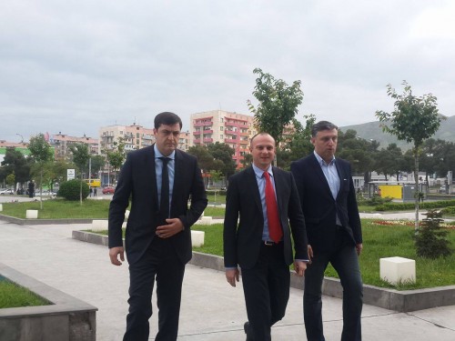 ზურაბ ალავიძემ ქვემო ქართლის ადმინისტრაციის თანამშრომლებს ახალი გუბერნატორი წარუდგინა