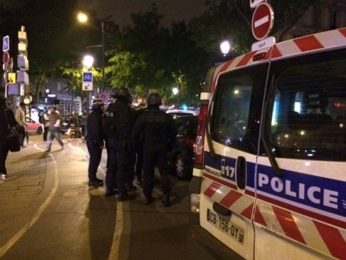 Police pour in to Paris' train station, evacuate passengers