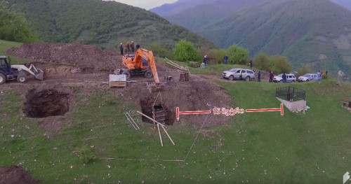 ენერგეტიკის სამინისტროს ვიდეომასალა - „ქსანი-სტეფანწმინდის“ მაღალი ძაბვის ელექტროგადამცემი ხაზის მშენებლობისას საფლავები არ ითხრება“