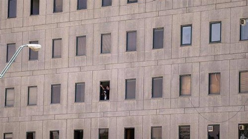 Isis claims responsibility for attack on Iranian Parliament