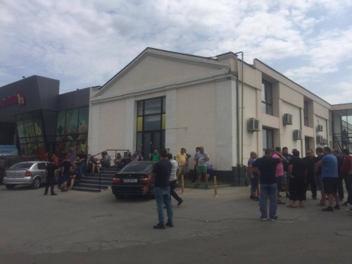 One part of owners of shops at burnt Isani market allowed to their booths