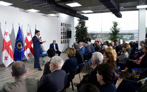 კახა კალაძე ექიმებს შეხვდა და პროგრამული ხედვა გააცნო