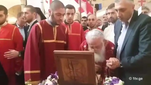 ქეთევან დედოფლის წმინდა ნაწილები სამების საკათედრო ტაძარში გადაასვენეს [ვიდეო]