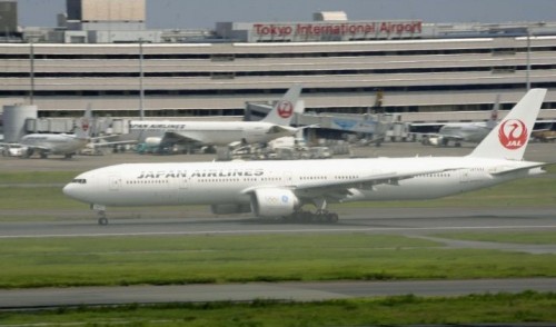 „იაპონიის ავიახაზების“ სამგზავრო თვითმფრინავი ტოკიოს აეროპორტში ავარიულად დაეშვა