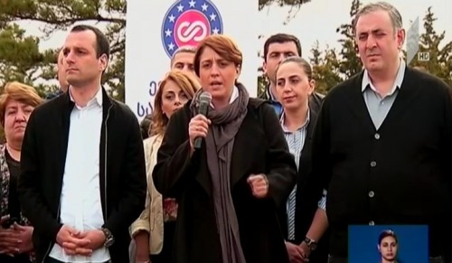 „ევროპული საქართველოს“ წარმომადგენლები საკრებულოს გადაწყვეტილებას აპროტესტებენ - ბრიფინგი თაბორის მთაზე 