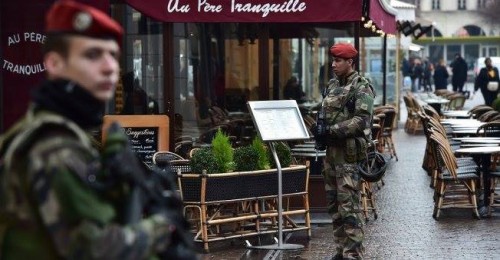 The Sun: French soldier attacked in Paris by knife-wielding man