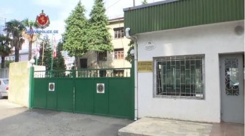 8 people detained on charge of having attempted to cross border illegally