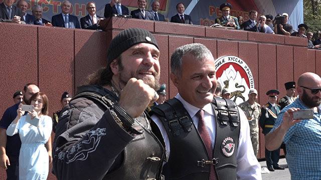 „ღამის მგლებმა“ ანატოლი ბიბილოვს მოტოციკლი აჩუქეს