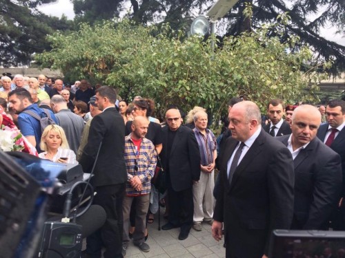 გიორგი მარგველაშვილმა გურამ გაბესკირიას სიკვდილის შემდეგ ეროვნული გმირის წოდება მიანიჭა