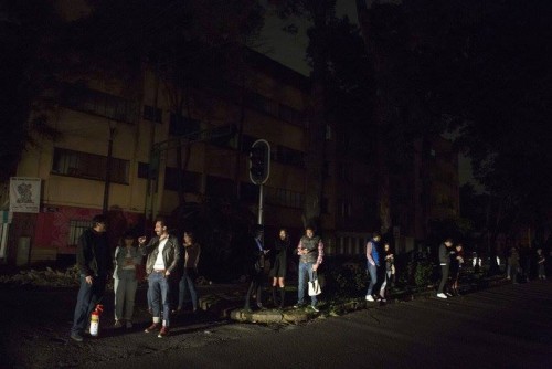 Massive earthquake strikes off Mexico coast, killing 5 and setting off tsunami warnings