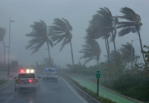 Hurricane Irma begins to reach Florida 