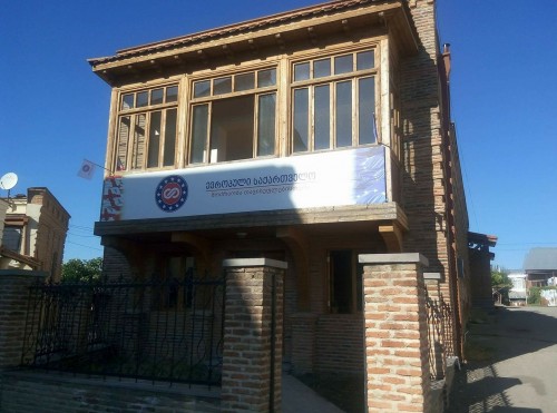„ევროპული საქართველოს“ ლიდერების მტკიცებით, პარტიის თელავის მაჟორიტარობის კანდიდატს უცნობი პირი იარაღით დაემუქრა