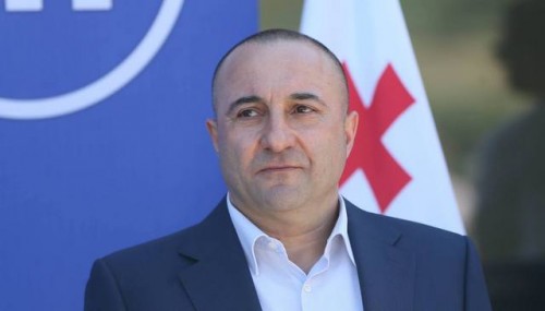 კახა ოქრიაშვილი - ბატონო პრეზიდენტო, თქვენ მთელი ქვეყნის მასშტაბით მაჟორიტარი ბრძანდებით, რადგან 73-ვე მაჟორიტარულ ოლქში პირდაპირი წესით აგირჩიეს