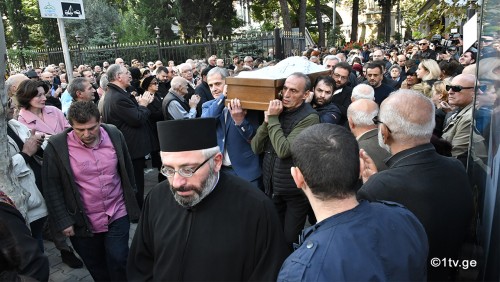 Actress Lika Kavzharadze buried