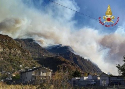 იტალიის ჩრდილოეთ ნაწილში ტყის ხანძარს ებრძვიან