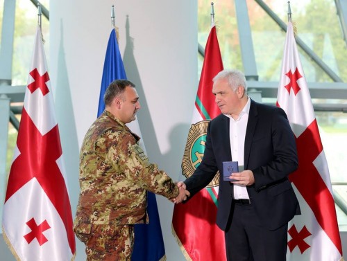 შს მინისტრმა სასაზღვრო პოლიციის მფრინავები და თანამშრომლები დააჯილდოვა - ცაზე თქვენი ყოველი გამოჩენა იყო იმედი, ძალა და შედეგი