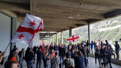 “ნაციონალური მოძრაობა“ აქციას ბიძინა ივანიშვილის სახლთან აგრძელებს 