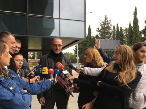 ე. წ. ციანიდის საქმის ადვოკატები მოითხოვენ, რომ მათი გამოკითხვა მოსამართლის თანამონაწილეობით მოხდეს