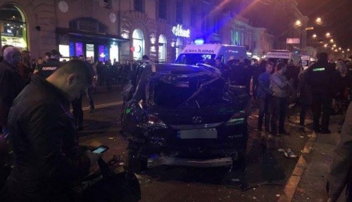 ხარკოვის ცენტრში ავტომობილი ხალხში შევარდა - დაღუპულია ხუთი ადამიანი