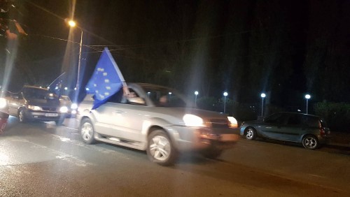მარნეულში „ქართული ოცნების“ კანდიდატის ლიდერობას ზეიმობენ [ვიდეო]