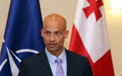 საქართველოს დღეს ჯეიმს აპატურაი ეწვევა