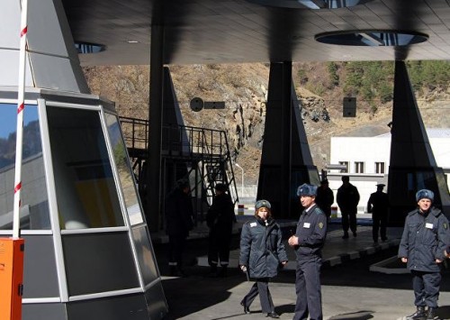რუსმა სამართალდამცველებმა საქართველოსთან საზღვარზე ტერორისტებთან კავშირში ეჭვმიტანილი ქალი დააკავეს