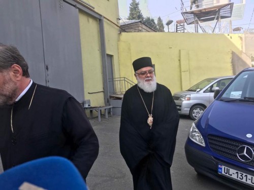 ბათუმისა და ლაზეთის მიტროპოლიტი დეკანოზ გიორგი მამალაძის სანახავად ე.წ. მატროსოვის ციხეში იმყოფება