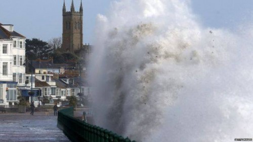 ქარიშხალ „ოფელიას“ დიდ ბრიტანეთში სამი ადამიანი ემსხვერპლა