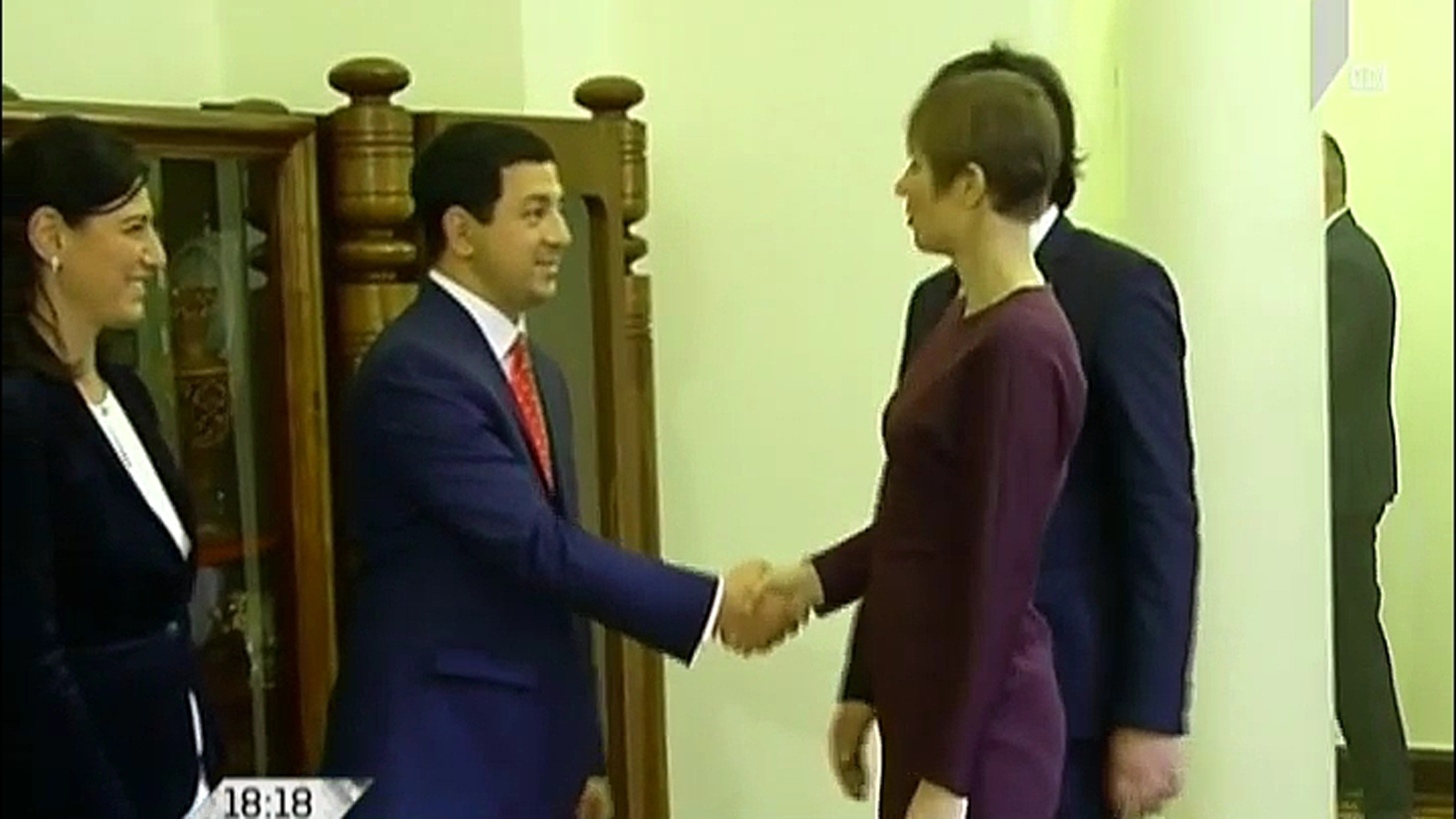 ესტონეთის პრეზიდენტი საპარლამენტო უმრავლესობის და უმცირესობის წარმომადგენლებს შეხვდა